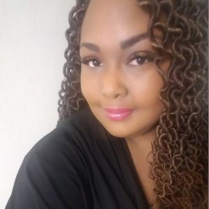 Meet your Posher, Monica a.